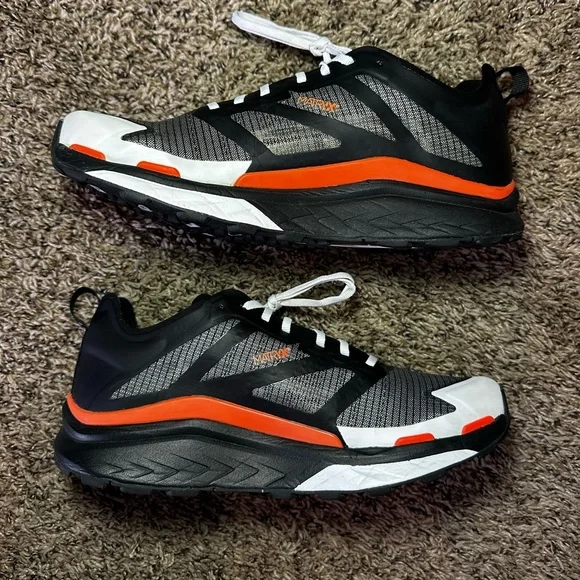 The North Face Black and White Athletic Shoes - Picture 3 of 9